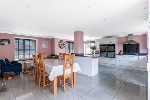 5 bedroom detached house for sale, Pinewood Place, Bexley Park