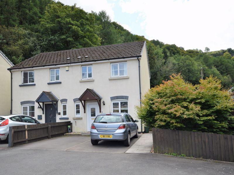 Llwyn Melin, Clydach South, Abergavenny 3 bed semidetached house for