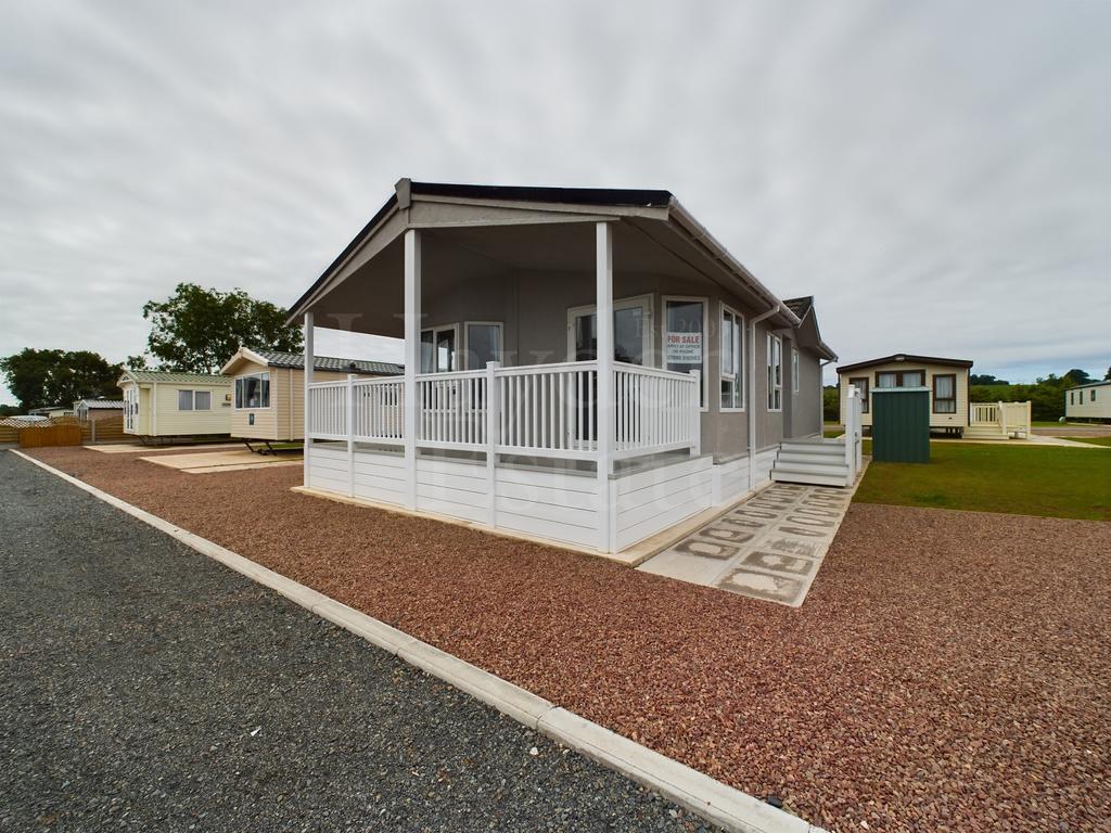 The Rock Caravan Park, Bromyard, HR7 4LP 2 bed park home for sale £89,950