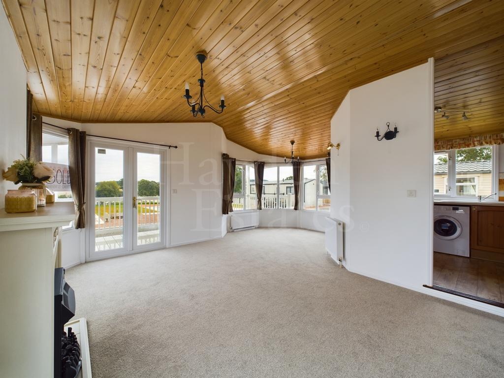 The Rock Caravan Park, Bromyard, HR7 4LP 2 bed park home for sale £89,950
