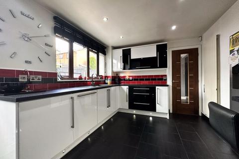 64 Aintree Way, Dudley, DY1 2SL