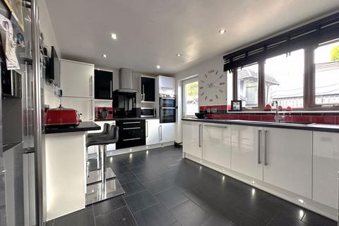 64 Aintree Way, Dudley, DY1 2SL
