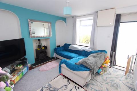 3 bedroom semi-detached house for sale, Ffordd Y Llan, Llysfaen