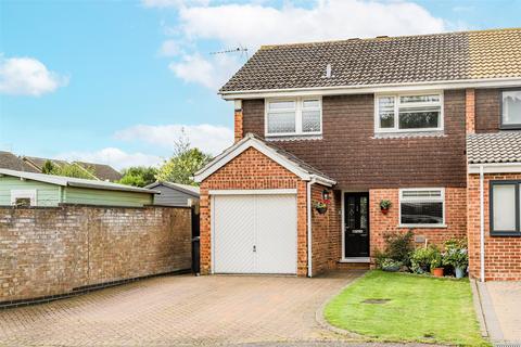 1 Gladeside, St Albans, AL4 9JA