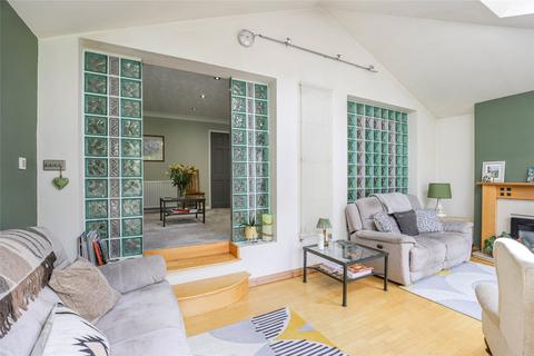 1 Gladeside, St Albans, AL4 9JA