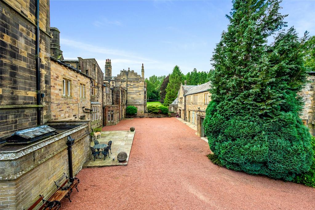 Whins Lane, Simonstone, Burnley, Lancashire, BB12 7 bed semidetached