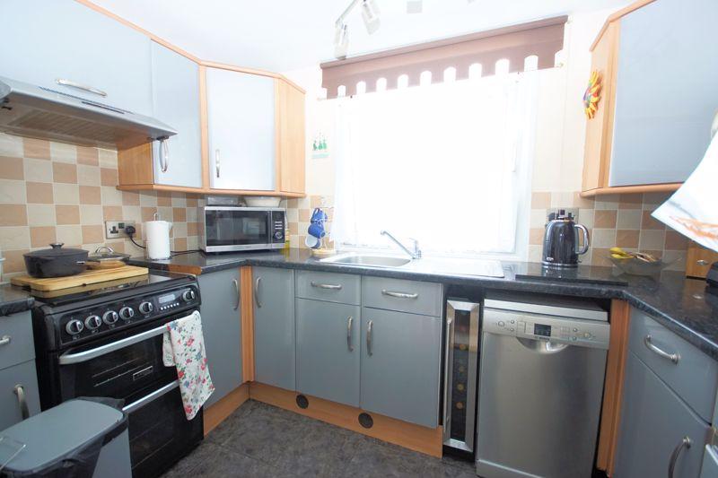 Elmore Avenue, LeeOnTheSolent, PO13 1 bed ground floor flat for sale