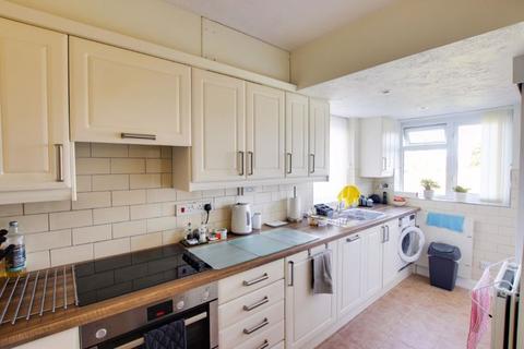 3 bedroom semi-detached house to rent, St. Thomas Road, Trowbridge