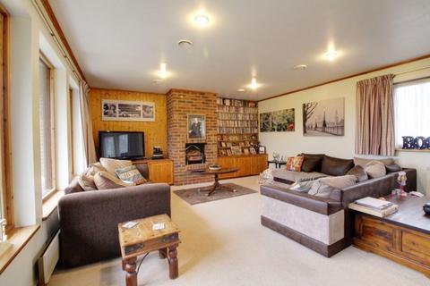 3 bedroom detached bungalow to rent - Bacons Drive, Cuffley EN6
