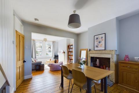 24 Coronation Avenue, Bath, BA2 2JN