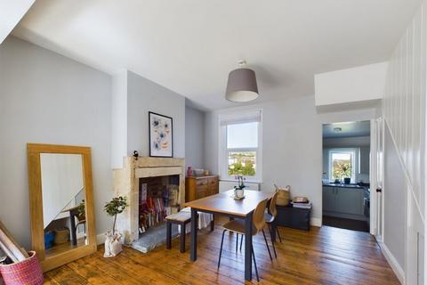 24 Coronation Avenue, Bath, BA2 2JN