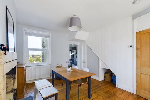 24 Coronation Avenue, Bath, BA2 2JN