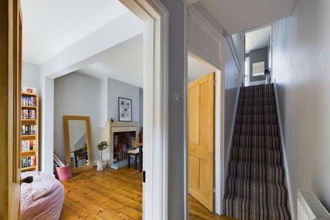 24 Coronation Avenue, Bath, BA2 2JN