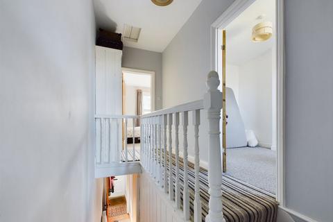 24 Coronation Avenue, Bath, BA2 2JN