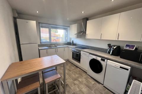 3 bedroom semi-detached house to rent, Church Street, Cannock