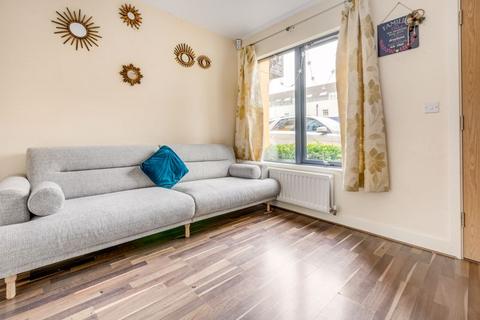 4 bedroom end of terrace house for sale - Cairns Place, Streatham