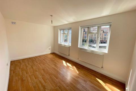 3 bedroom flat to rent, Blackhorse Lane, Walthamstow