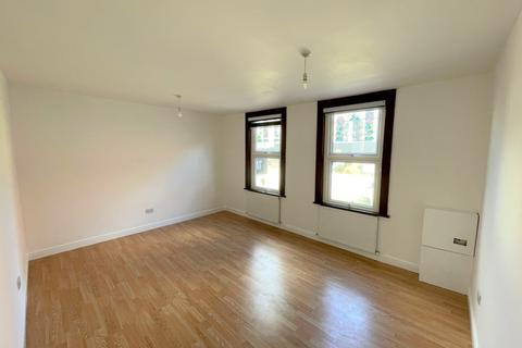 3 bedroom flat to rent, Blackhorse Lane, Walthamstow