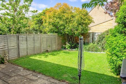 2 bedroom semi-detached house to rent, Manor Road, Witney, Oxfordshire, OX28 3ST