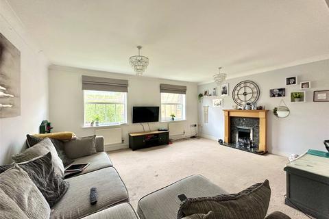 3 bedroom end of terrace house for sale, Reed Court, Greenhithe, Kent, DA9