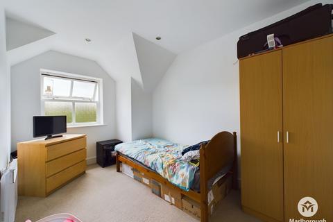 2 bedroom flat to rent, Station Road, Hetton House, IG10