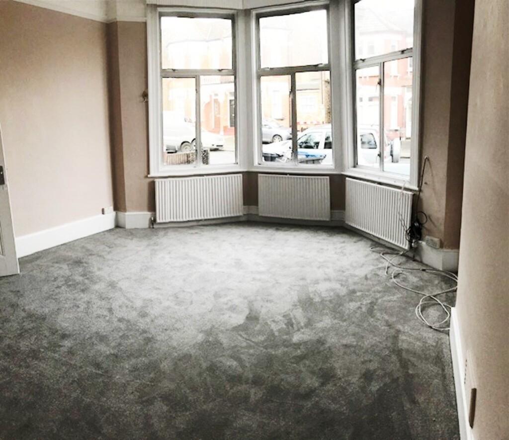 House in London - View 2