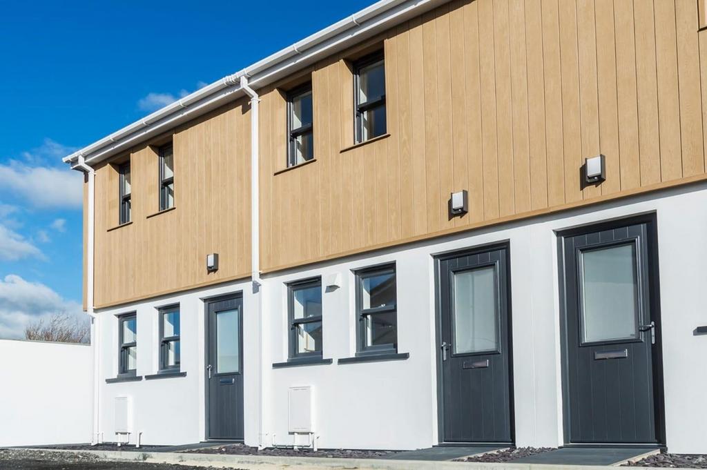 New Hedges, Tenby, SA70 2 bed end of terrace house for sale £255,000