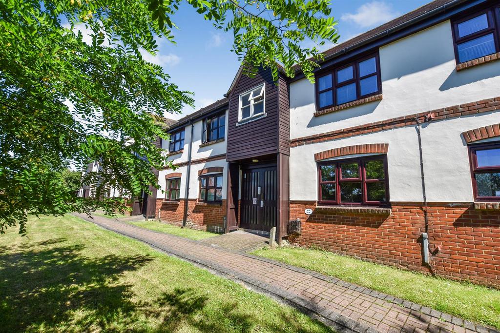 Culver Rise, South Woodham Ferrers 1 bed apartment £165,000