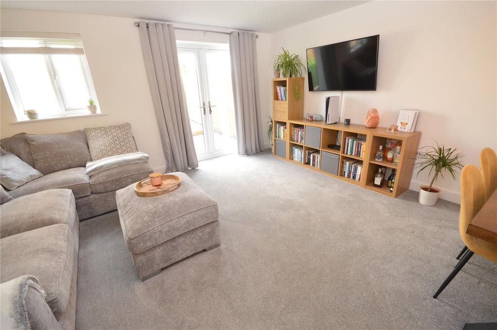 Eccleshall Gardens, Bramhope, Leeds, West Yorkshire 3 bed semidetached house for sale £150,000