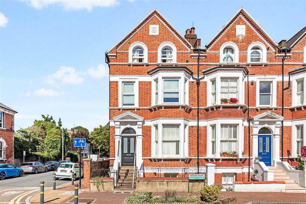 Oxford Road, Putney 1 bed flat for sale £415,000