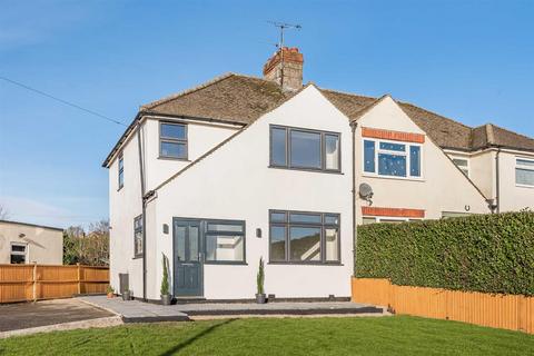 3 bedroom semi-detached house for sale - Meadow Drive, Devizes