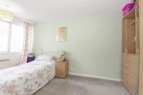 2 bedroom maisonette for sale, Green Place, Crayford, Kent