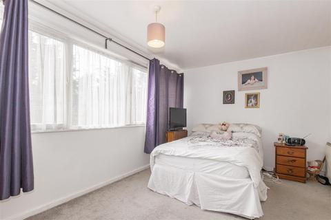 2 bedroom maisonette for sale, Green Place, Crayford, Kent