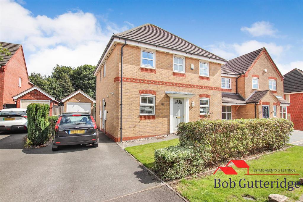 Badgers Croft, Chesterton, Newcastle 3 bed detached house £1,100 pcm