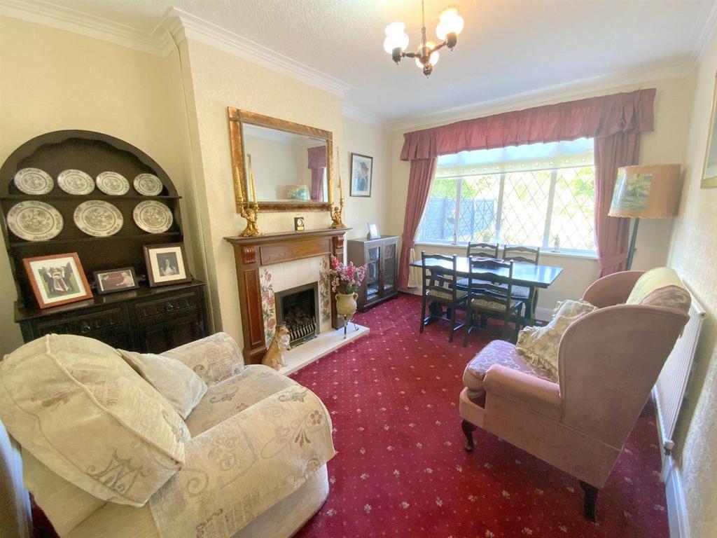 Queen Mary Avenue, Cleethorpes 3 bed semidetached house for sale £