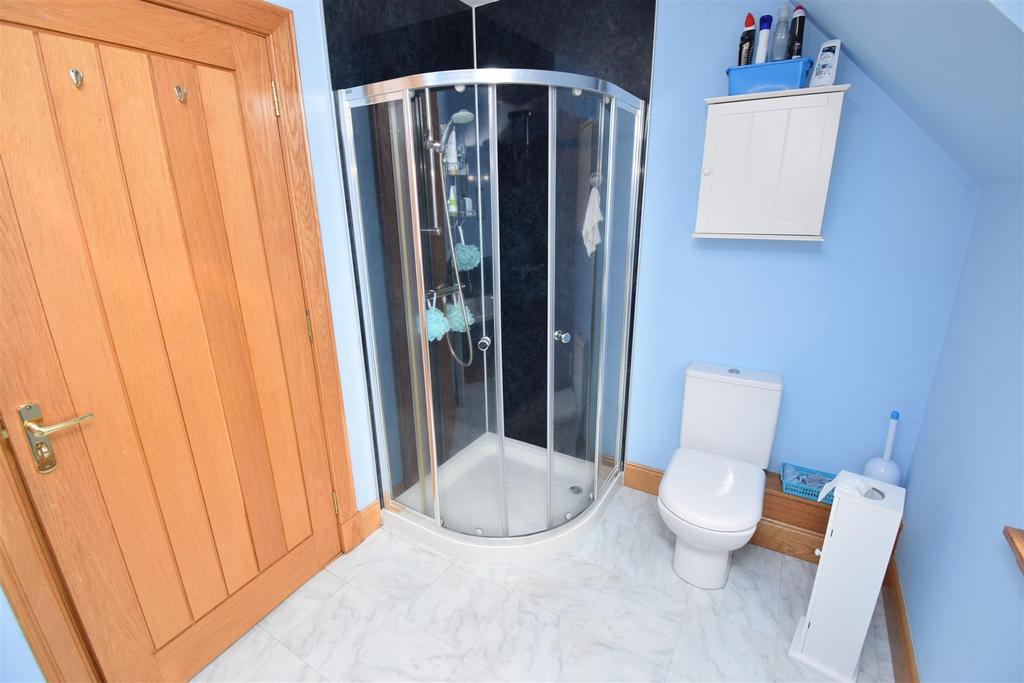 Bathroom (2).jpg