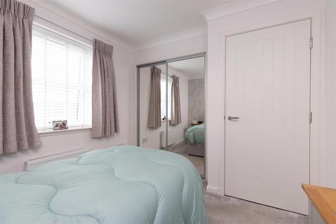 39 Berwick Brae, Perth, PH2 0TN