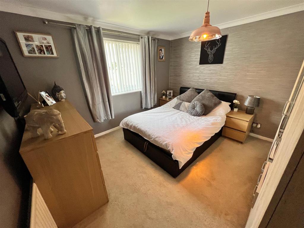 Edendale, Castleford 2 bed end of terrace house for sale £150,000
