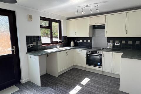 16 The Meadows, St Dennis, St Austell, PL26 8DR