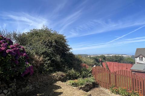 16 The Meadows, St Dennis, St Austell, PL26 8DR