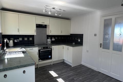 16 The Meadows, St Dennis, St Austell, PL26 8DR