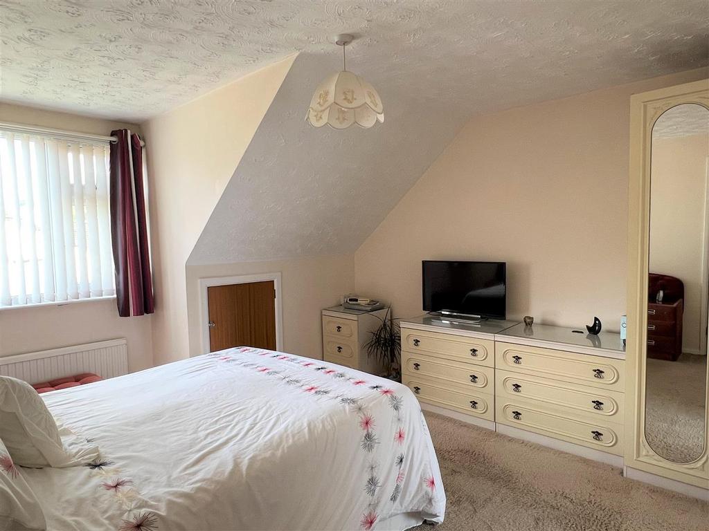 Principle bedroom