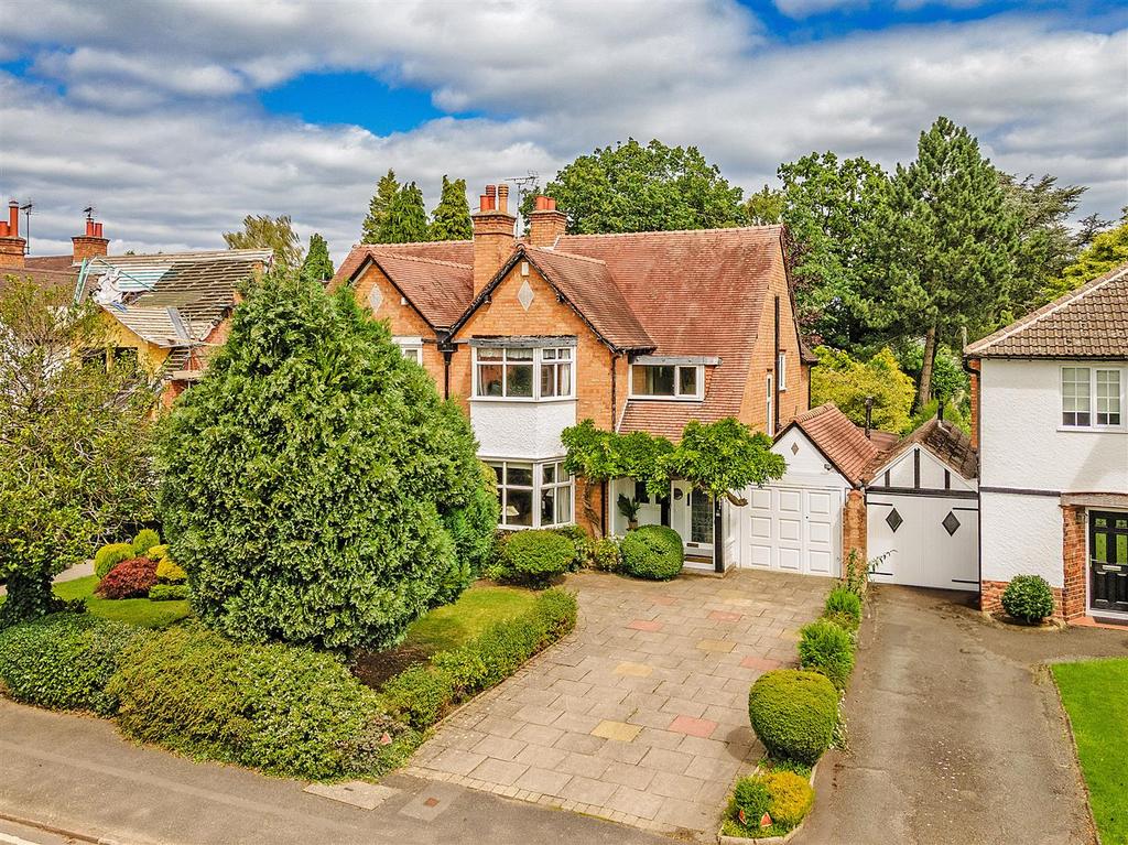 SSTC PRIOR TO LAUNCH Broad Oaks Road, Solihull 4 bed semidetached