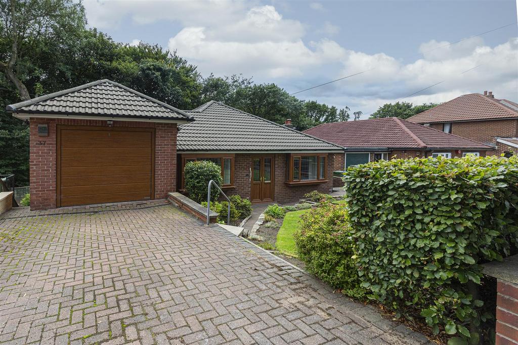 Fixby Road, Fixby, Huddersfield 3 bed detached house for sale £375,000
