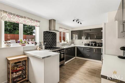 43 Copenhagen Way, Bidford On Avon, Alcester, B50 4FY