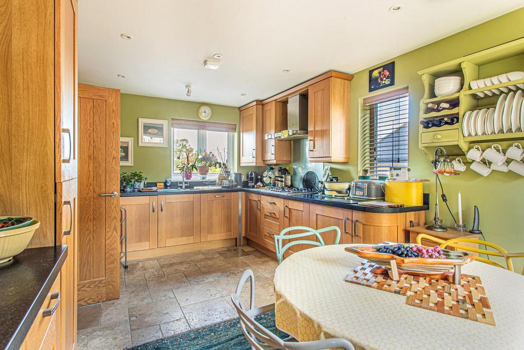 Thornhill Mews, Common Road, Malmesbury 4 bed detached house for sale