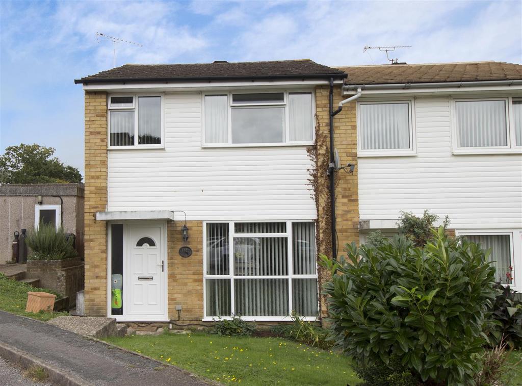 Hoblands, Haywards Heath 3 bed end of terrace house £1,495 pcm (£345 pw)