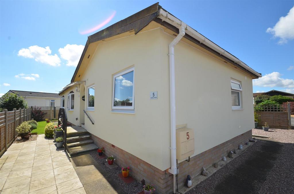 Clifton Park, New Road, CLIFTON 3 bed mobile home for sale £217,000
