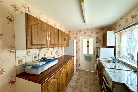 135 Faversham Road, Kennington, Ashford, TN24 9DE