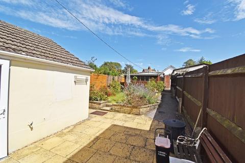 135 Faversham Road, Kennington, Ashford, TN24 9DE